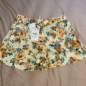 NWT Zara floral short. See description